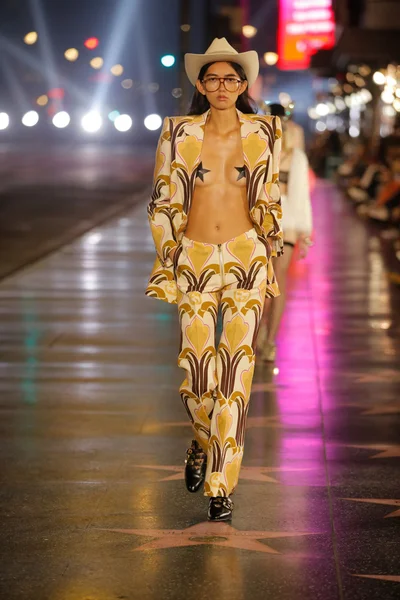 Look 75